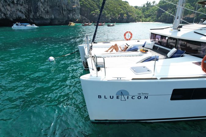 Lagoon 450 F | Blue Icon