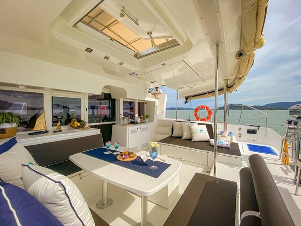 Lagoon 450 F | Blue Icon