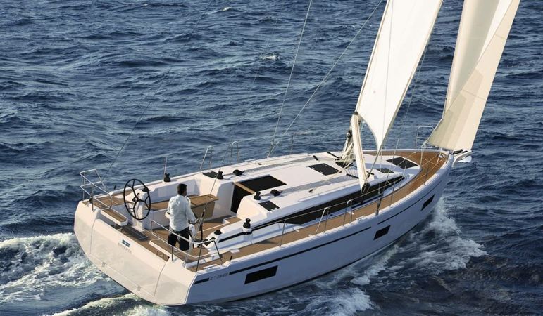 Bavaria C38 | Loukia