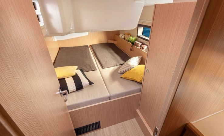 Bavaria C38 | Loukia