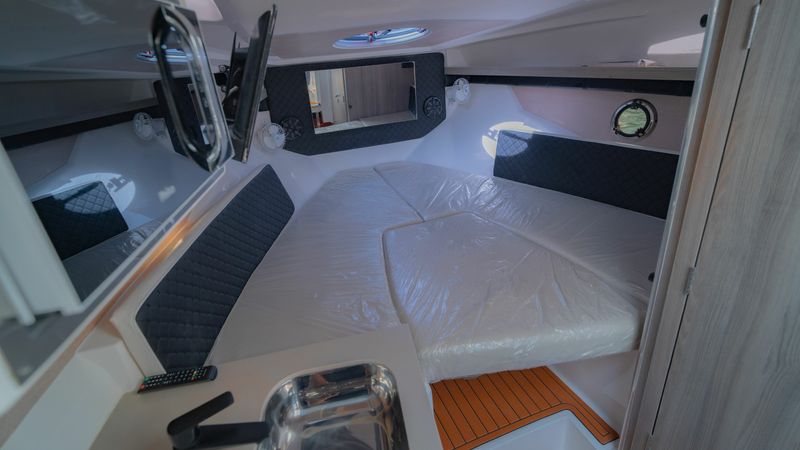 Ventura V300 | Daycruiser