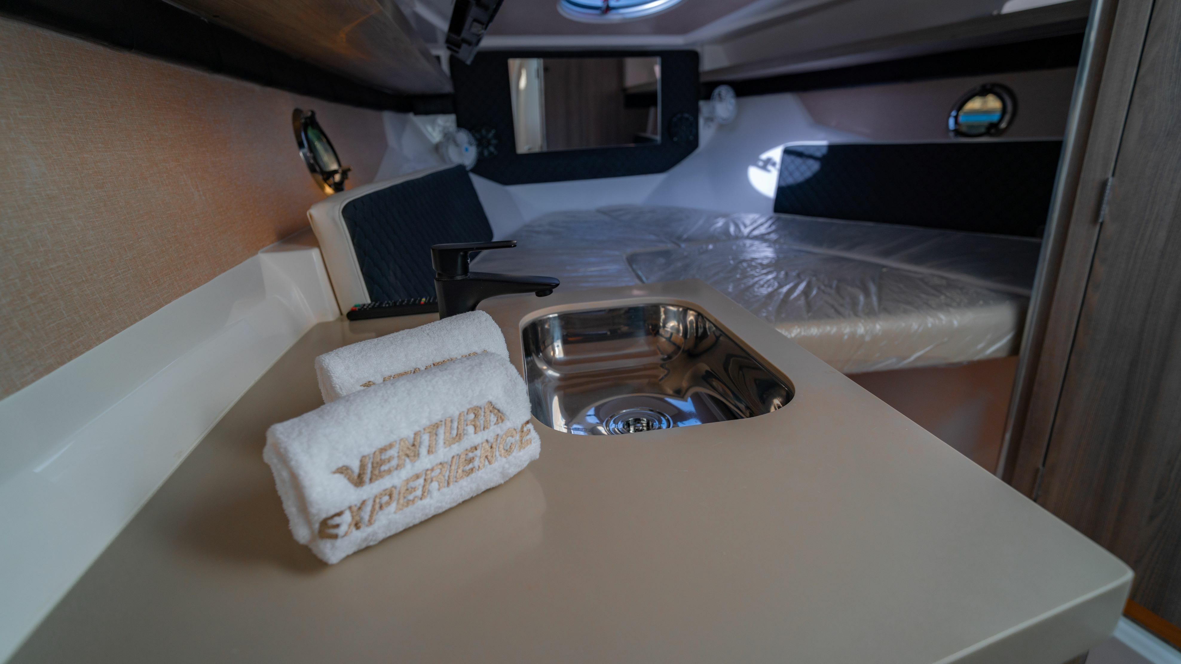 Ventura V300 | Daycruiser