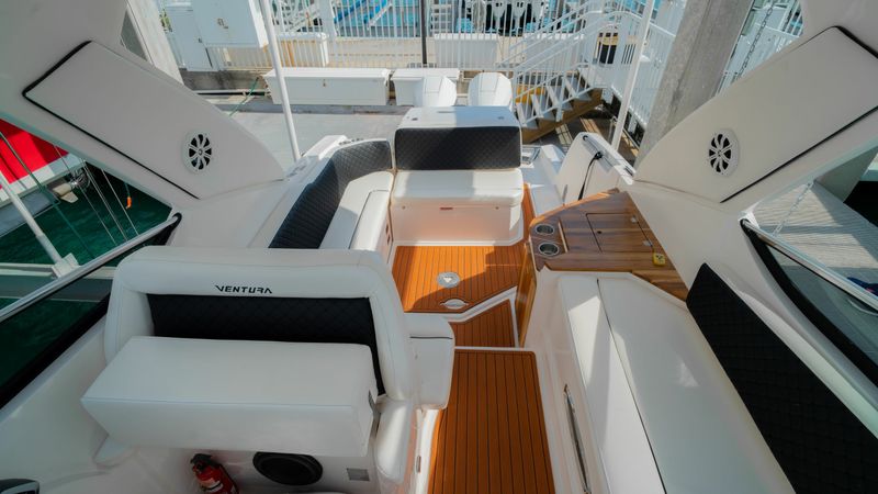 Ventura V300 | Daycruiser