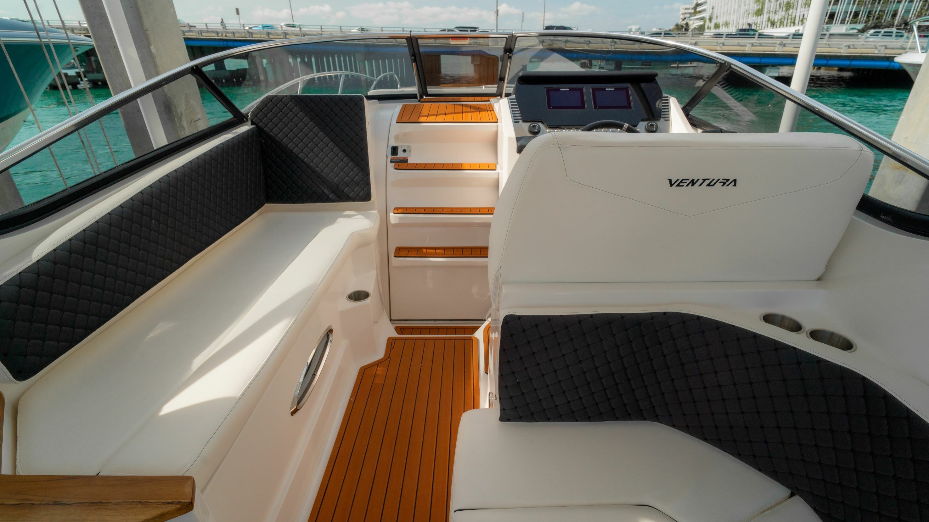 Ventura V300 | Daycruiser