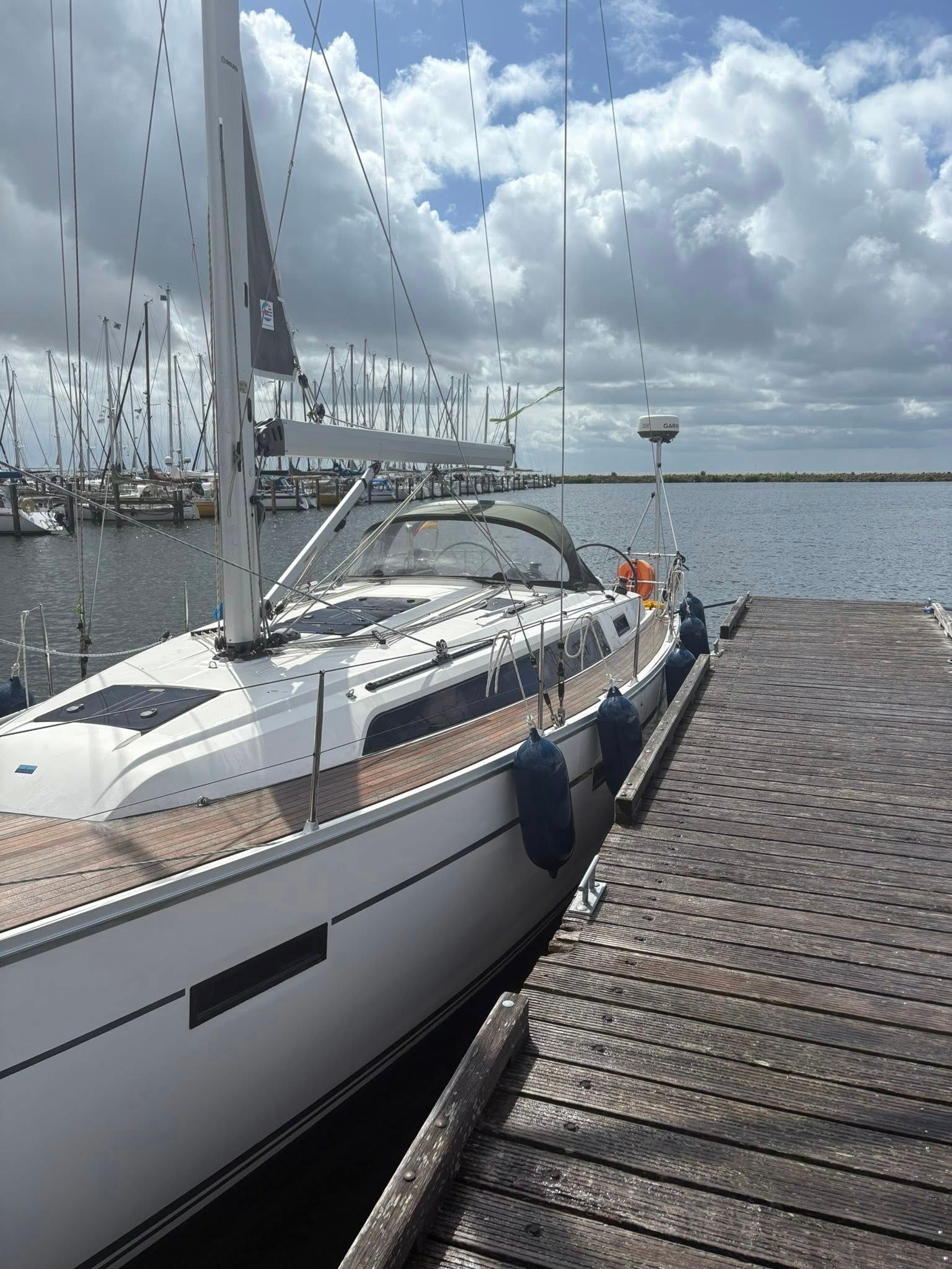 Bavaria Cruiser 37 | Four Seasons