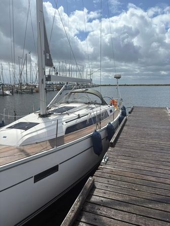 Bavaria Cruiser 37 | Four Seasons