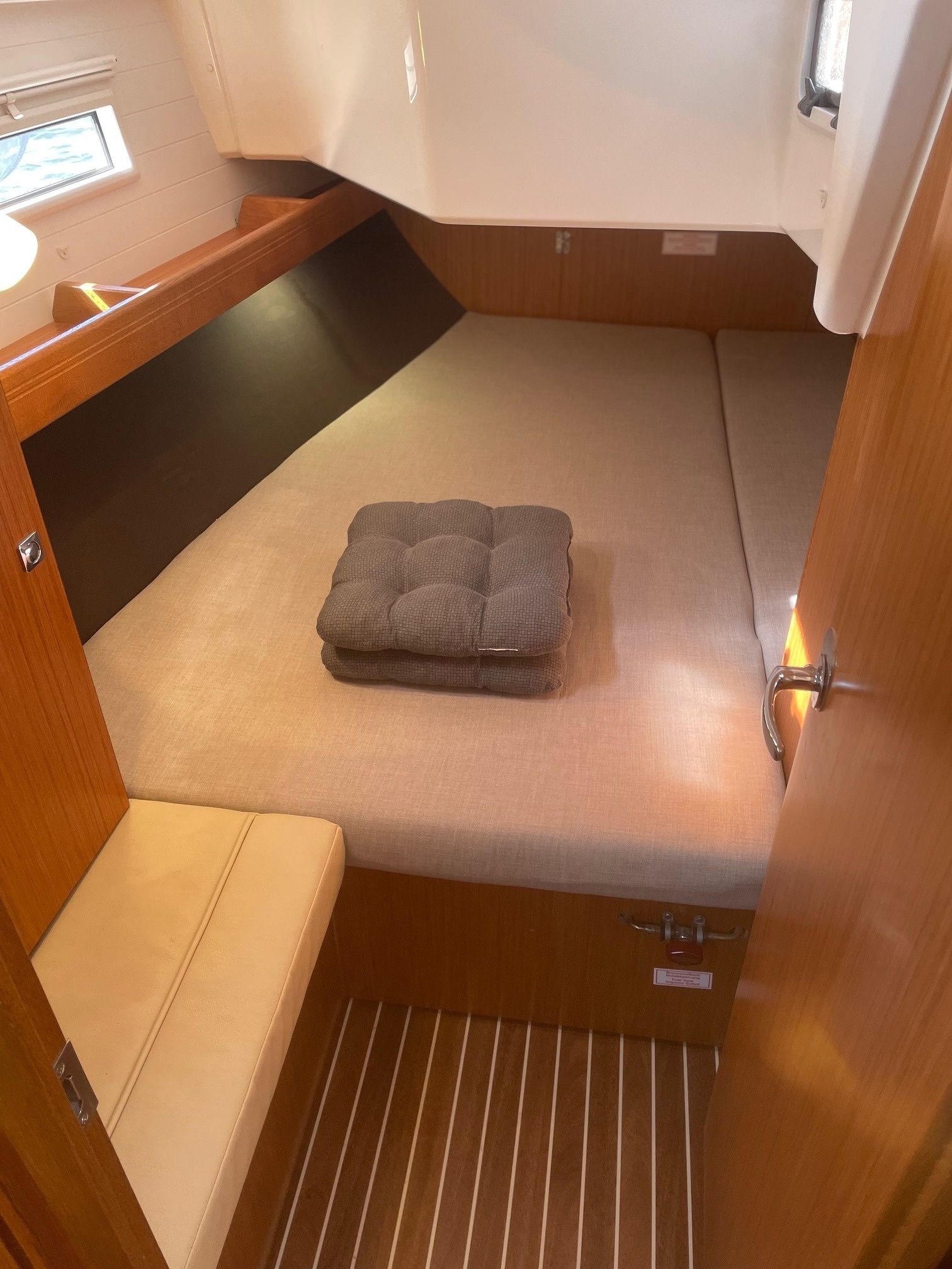 Bavaria Cruiser 37 | Four Seasons