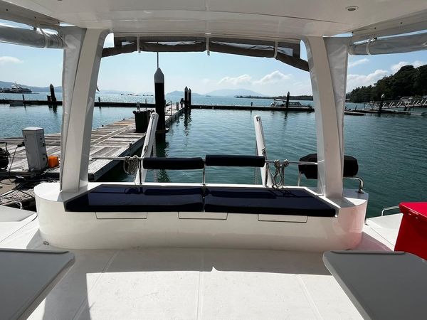 Island Spirit 410 | Gauthai