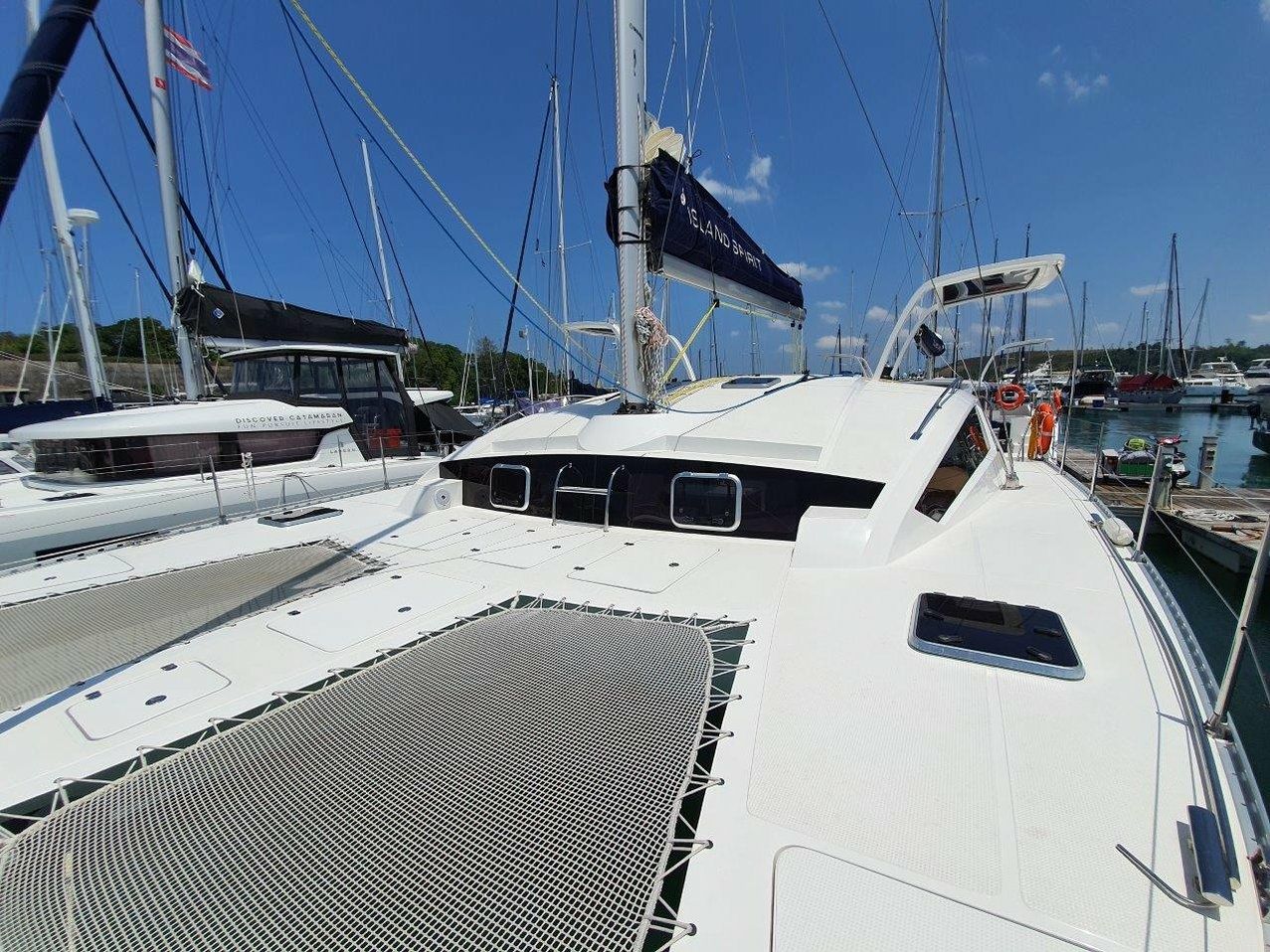 Island Spirit 410 | Gauthai