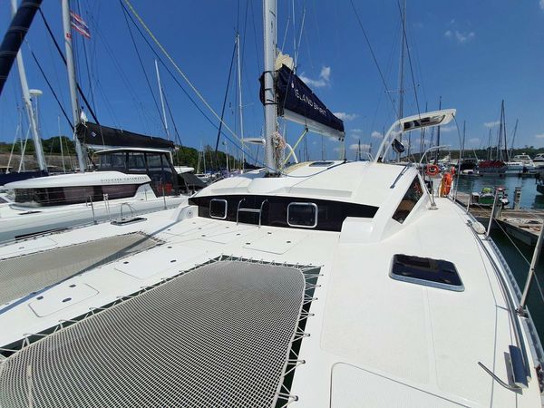Island Spirit 410 | Gauthai