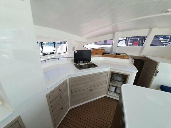 Island Spirit 410 | Gauthai