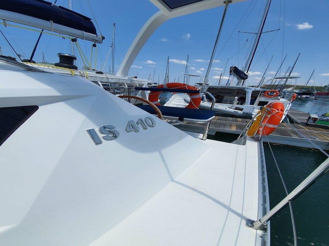 Island Spirit 410 | Gauthai