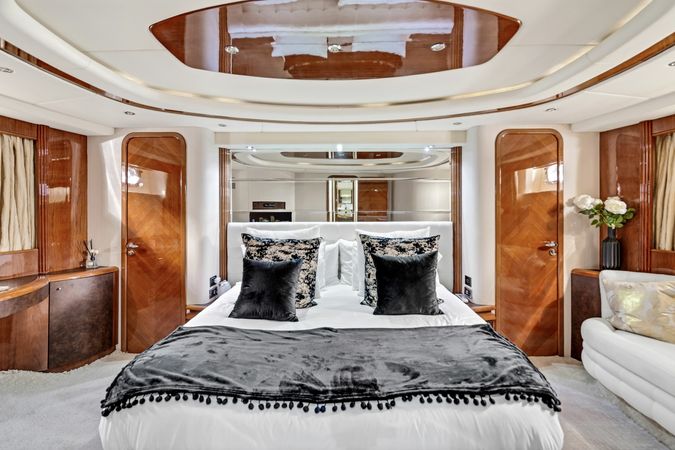 Azimut 85 F | Day Dreamin