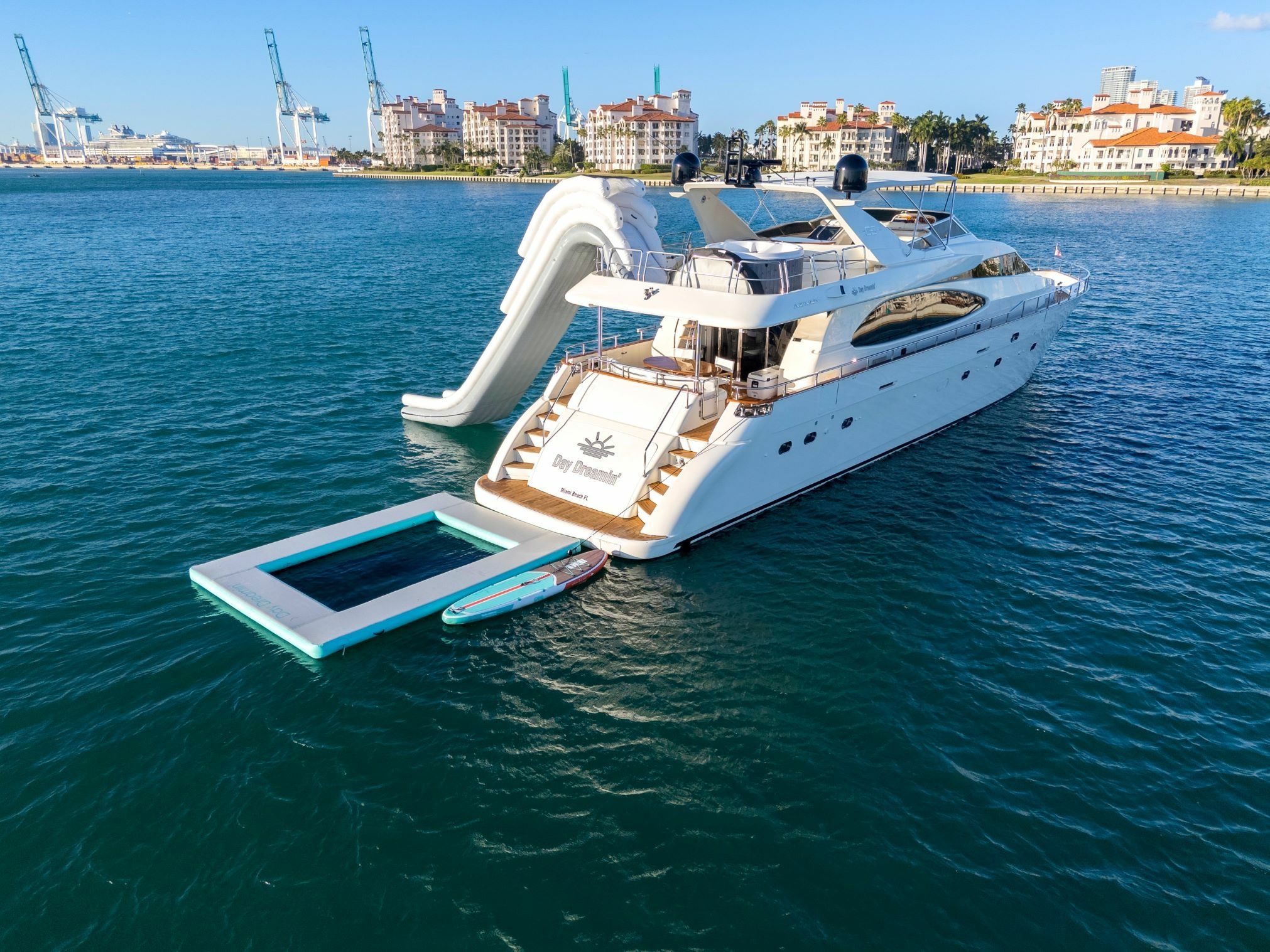 Azimut 85 F | Day Dreamin