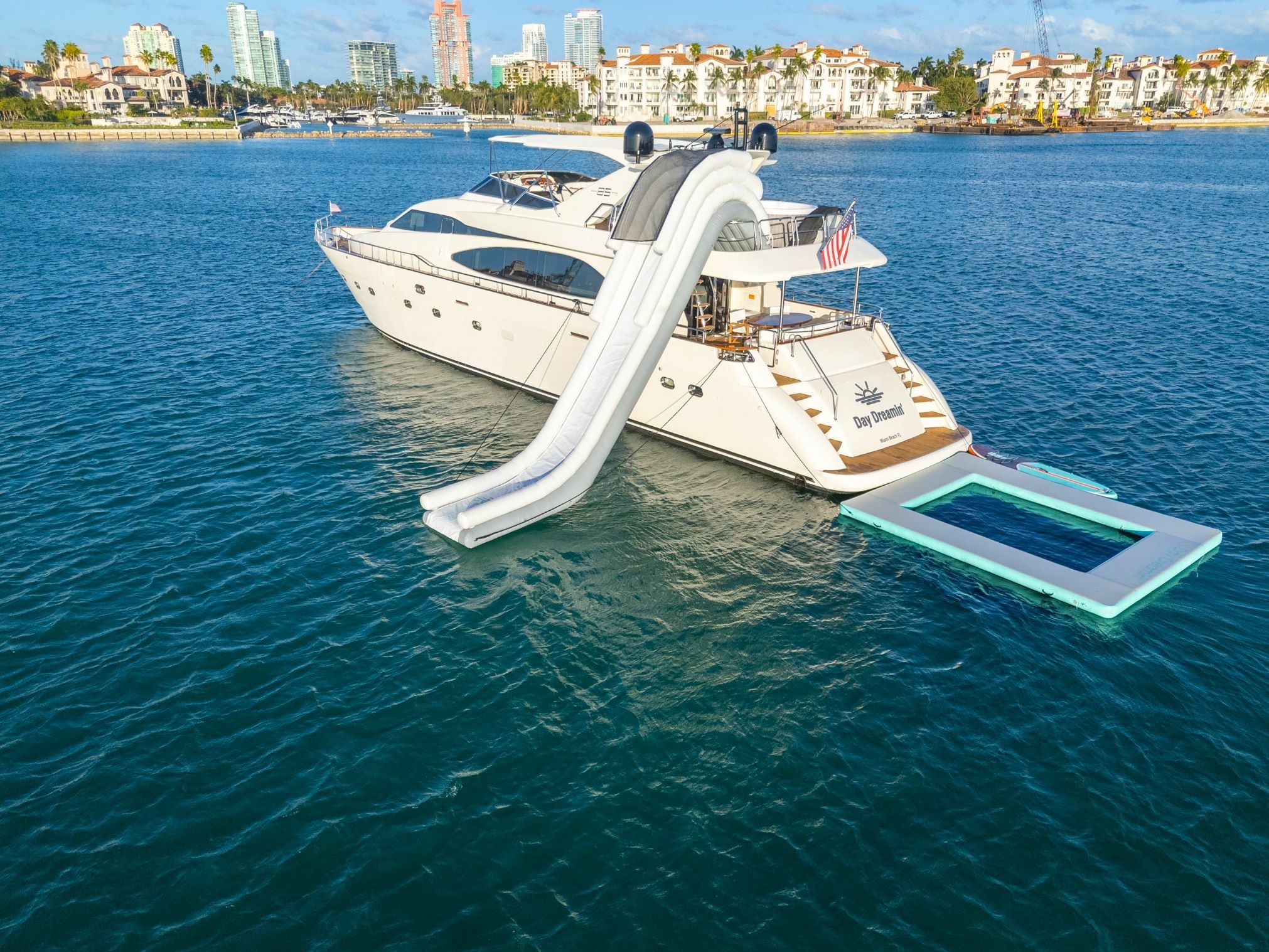 Azimut 85 F | Day Dreamin