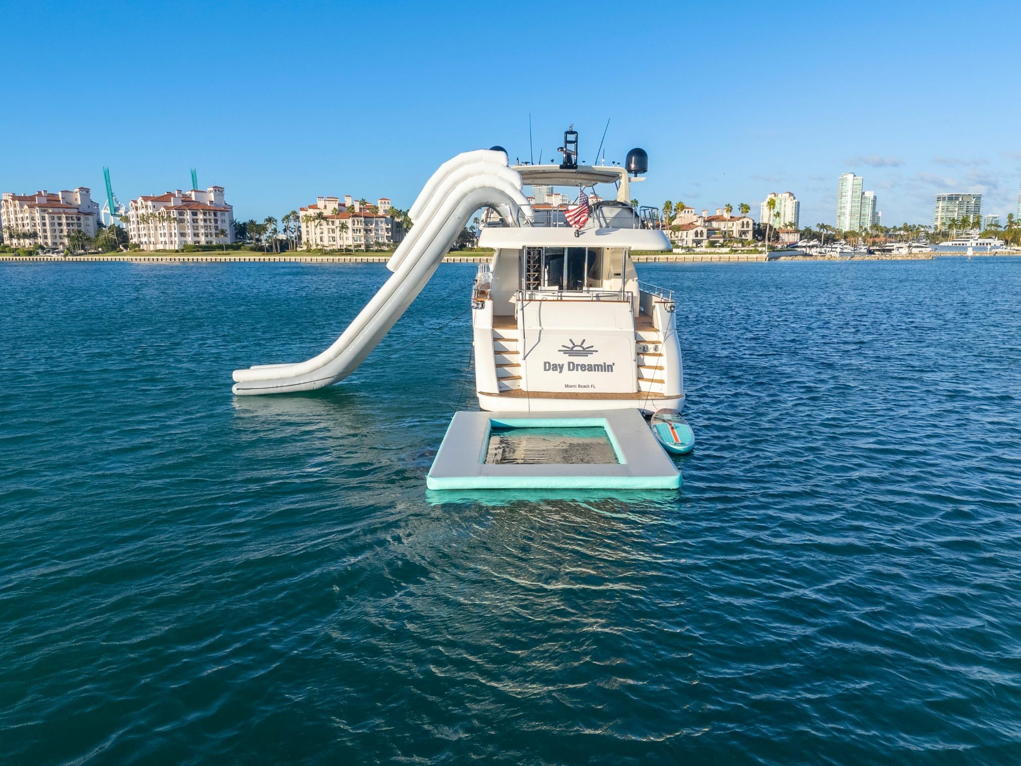 Azimut 85 F | Day Dreamin