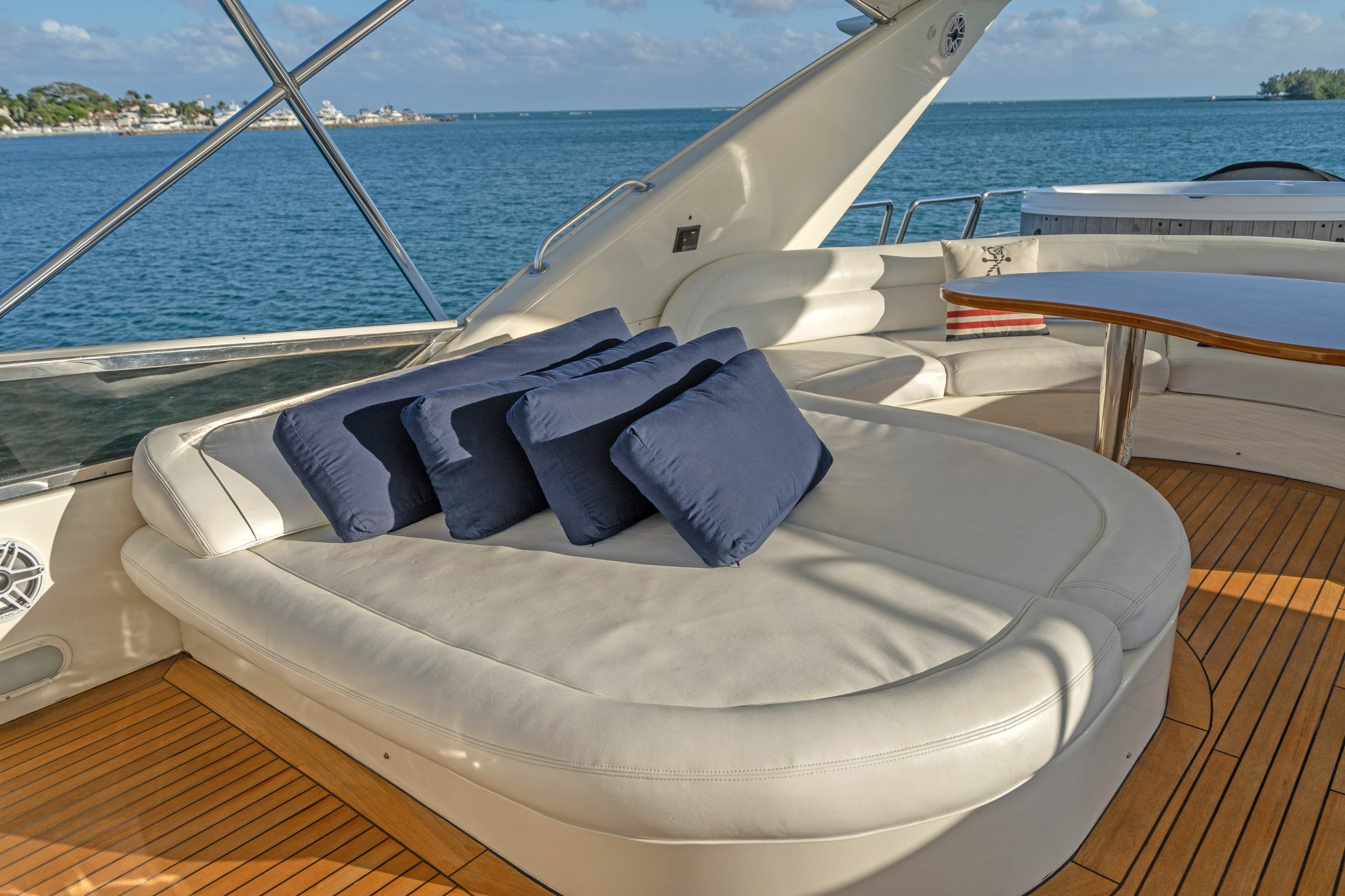 Azimut 85 F | Day Dreamin