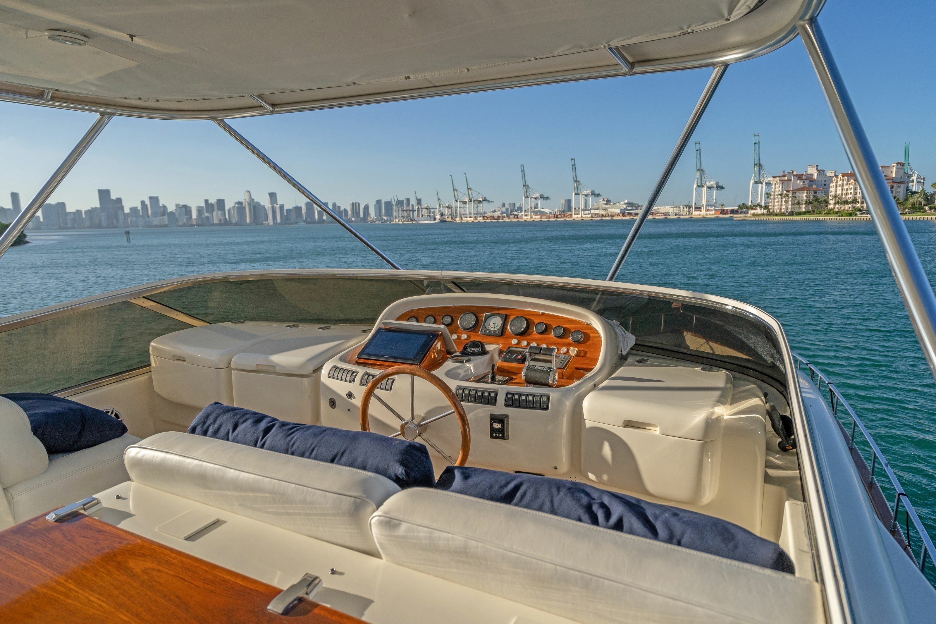 Azimut 85 F | Day Dreamin