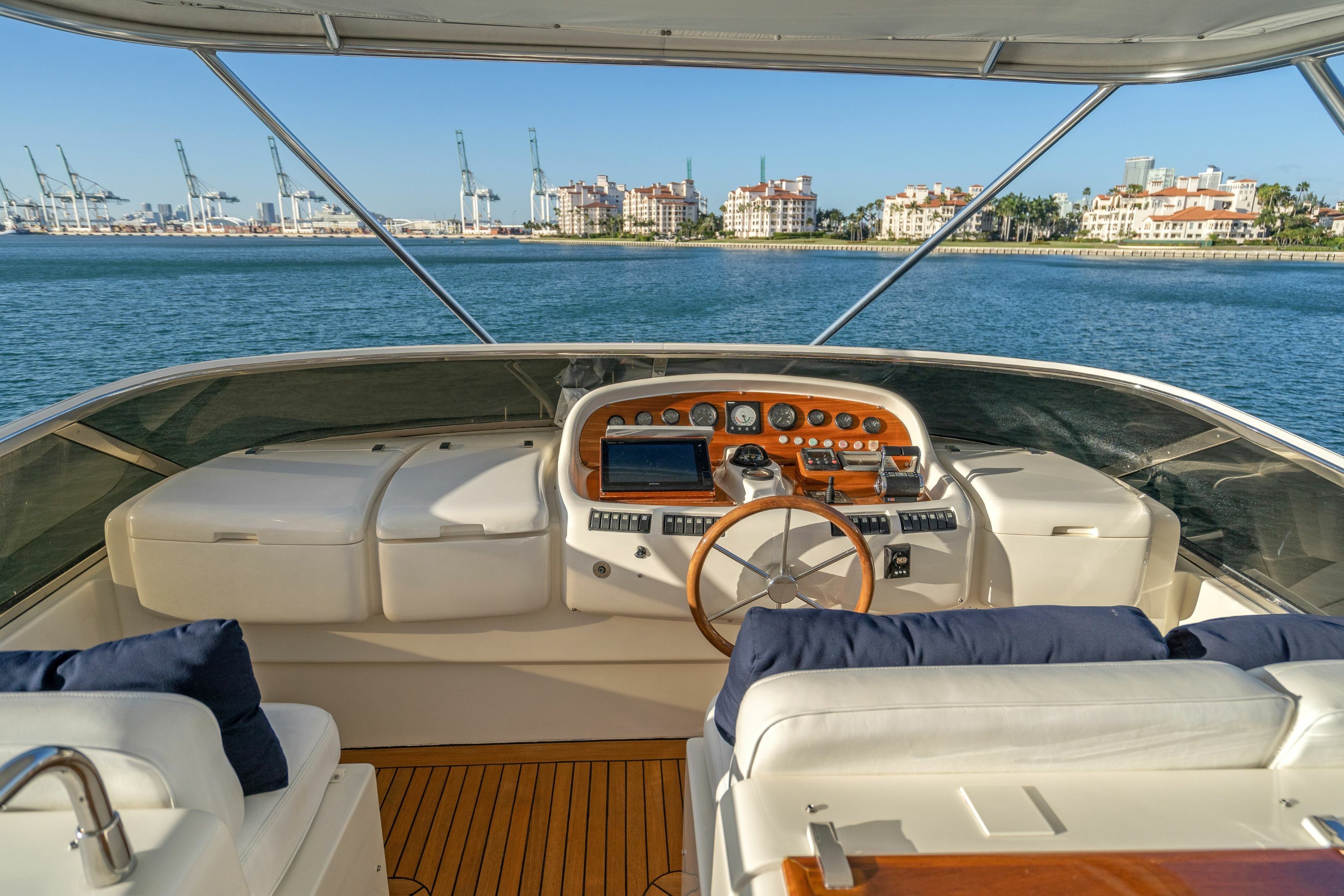 Azimut 85 F | Day Dreamin