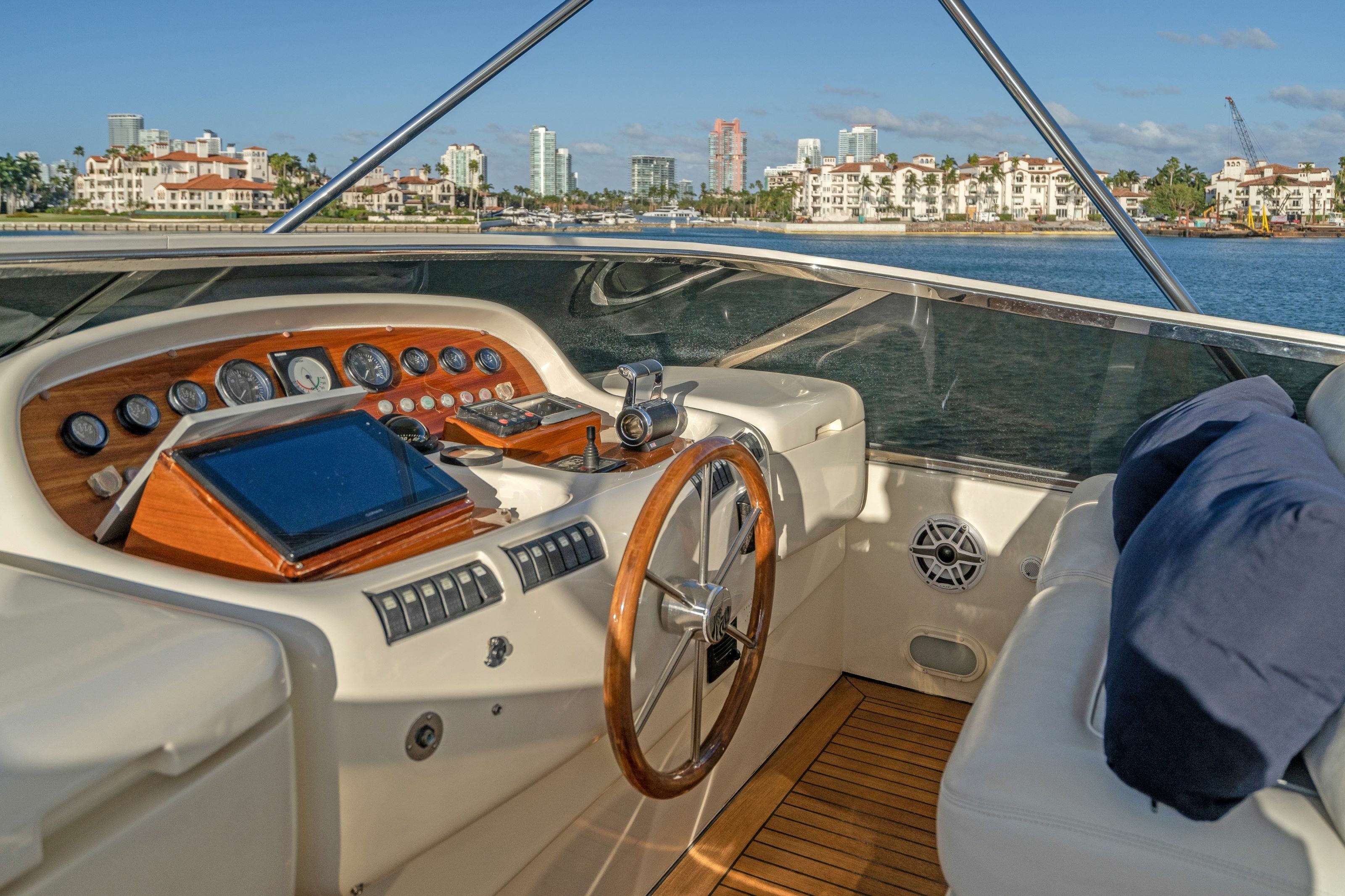 Azimut 85 F | Day Dreamin