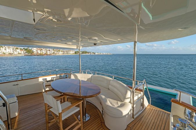 Azimut 85 F | Day Dreamin