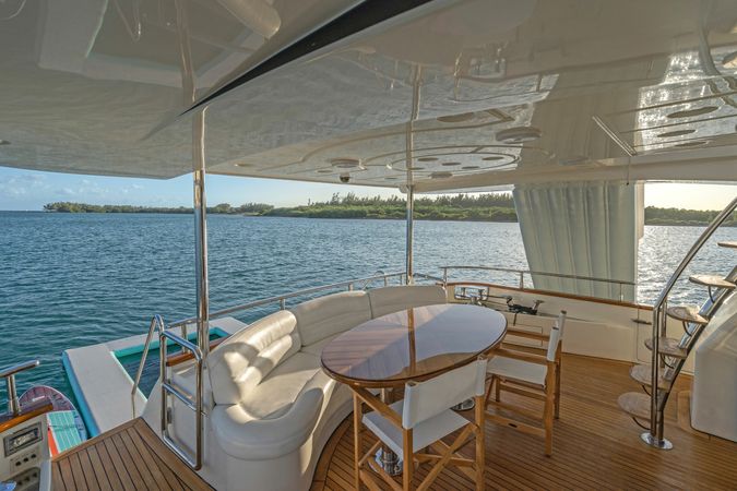 Azimut 85 F | Day Dreamin