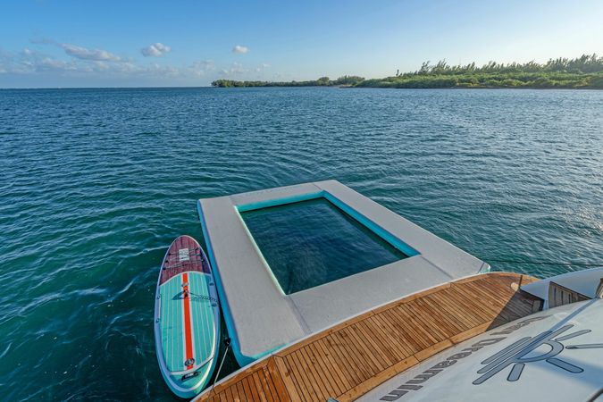 Azimut 85 F | Day Dreamin