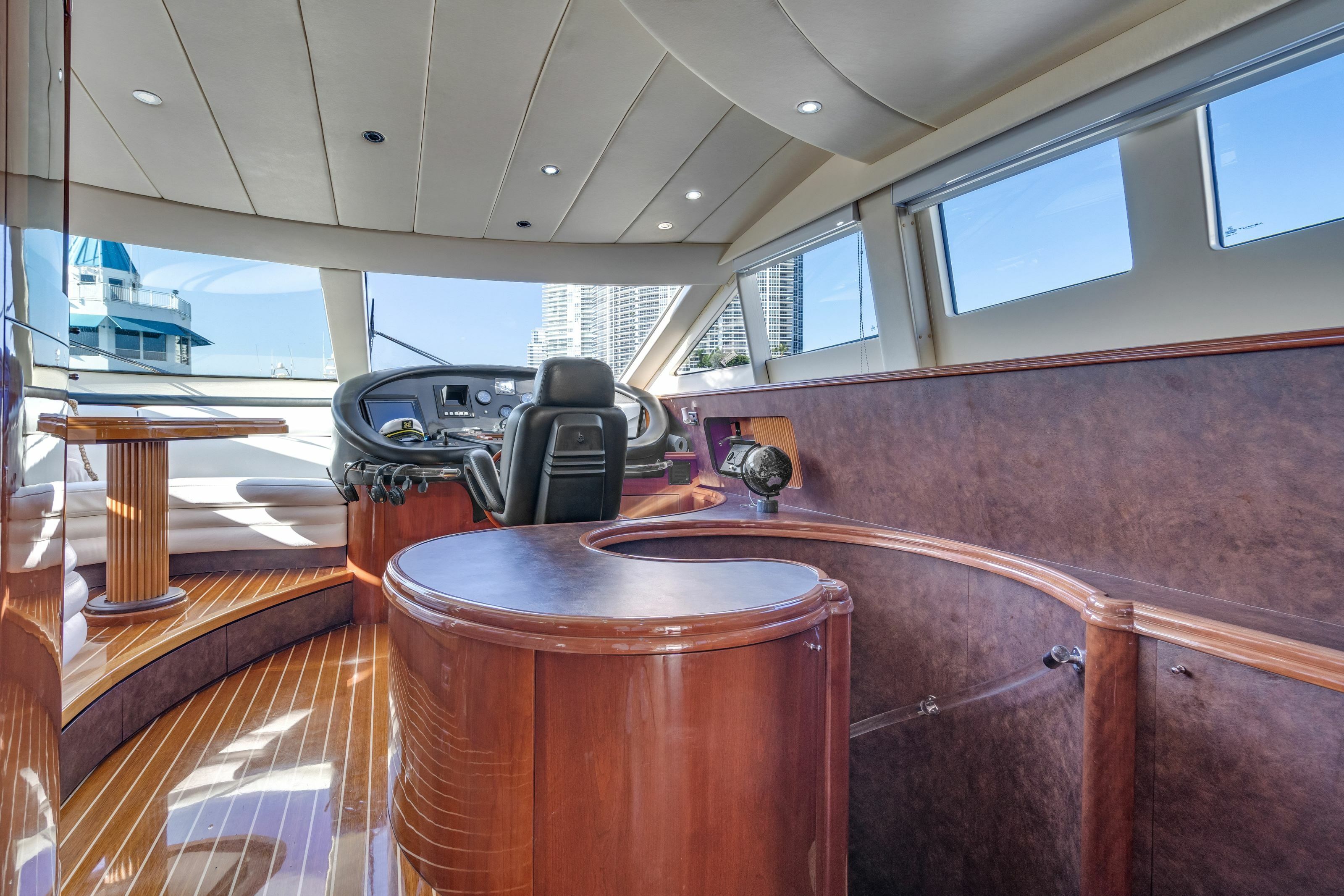 Azimut 85 F | Day Dreamin