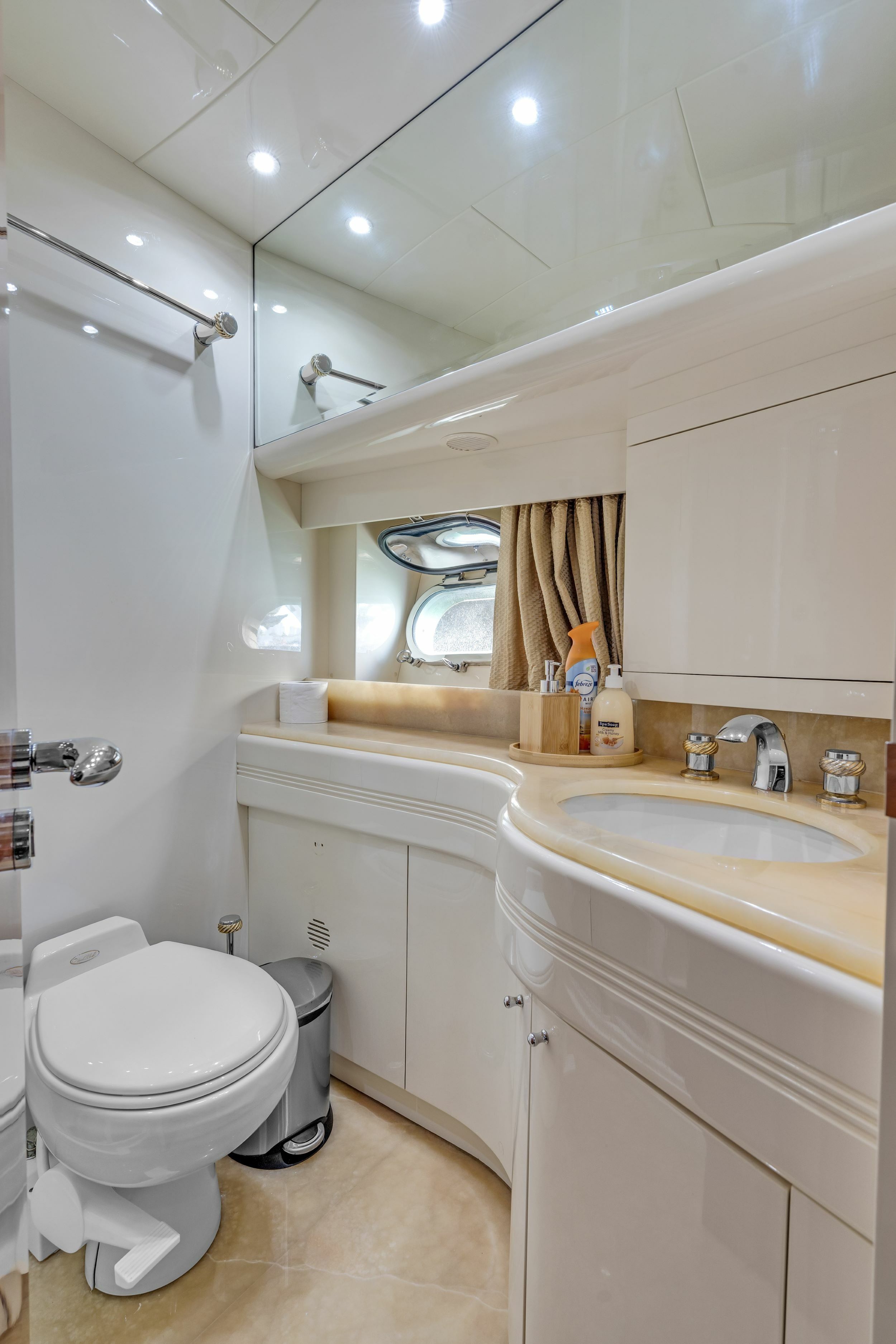 Azimut 85 F | Day Dreamin