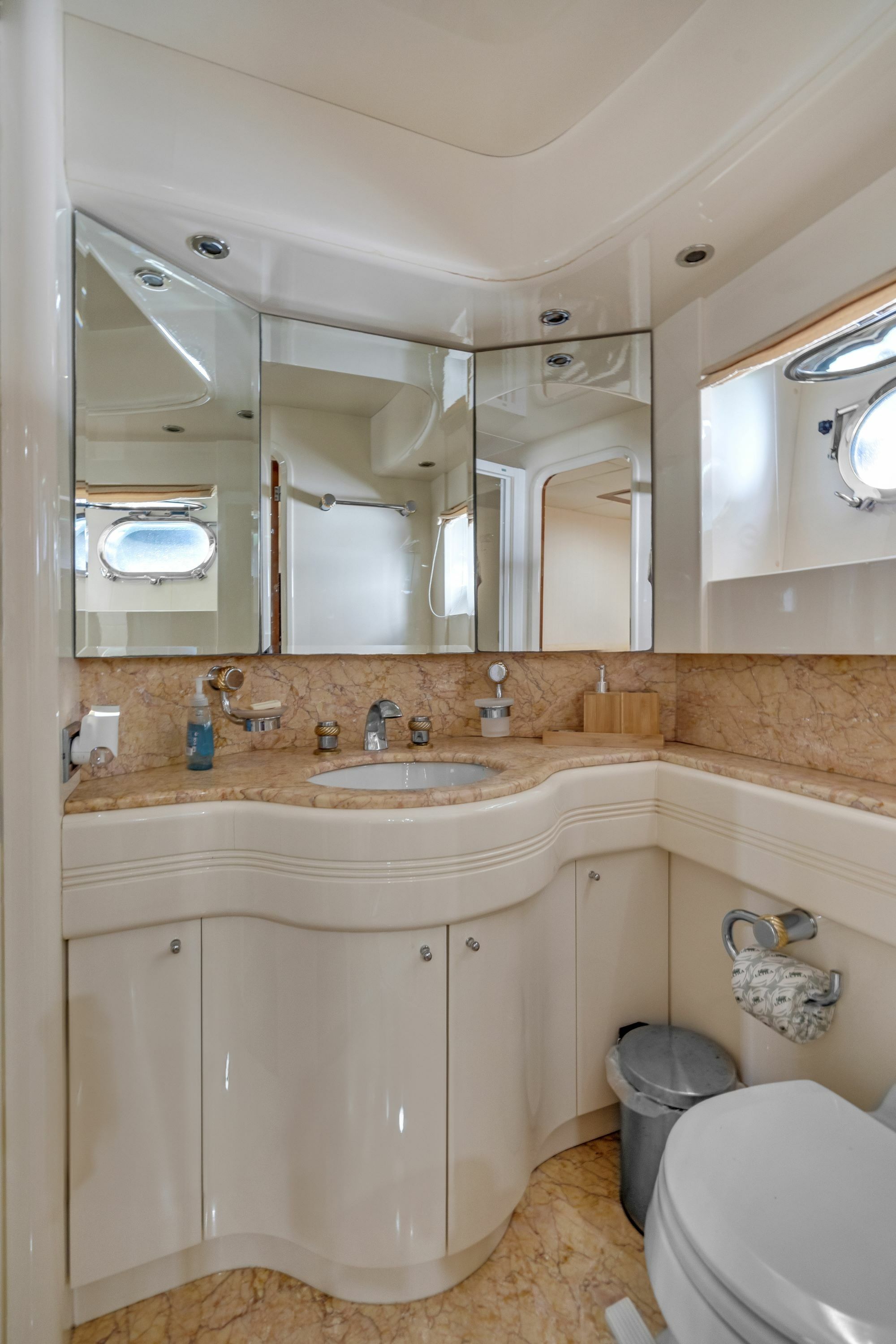 Azimut 85 F | Day Dreamin