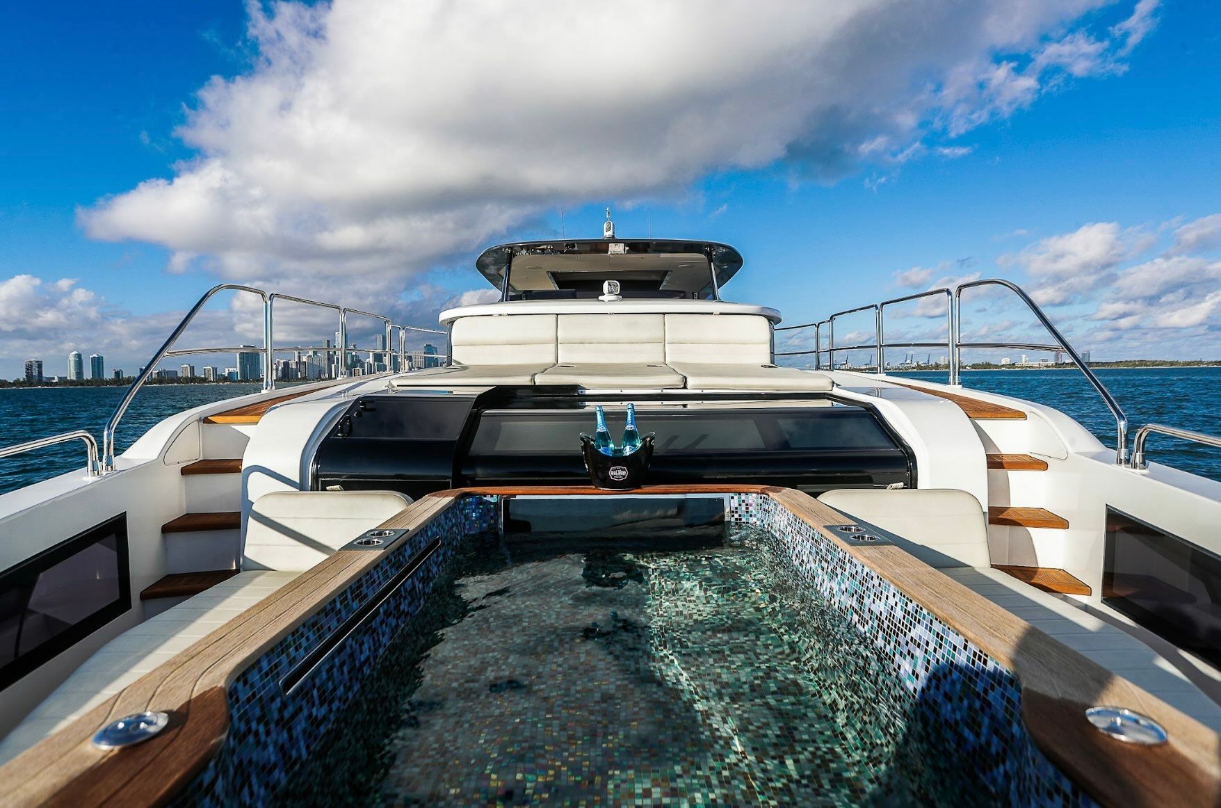 Sirena Yachts 88 | Saint
