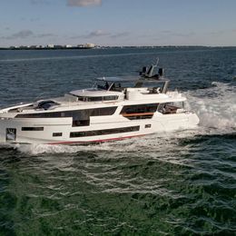 Sirena Yachts 88 | Saint