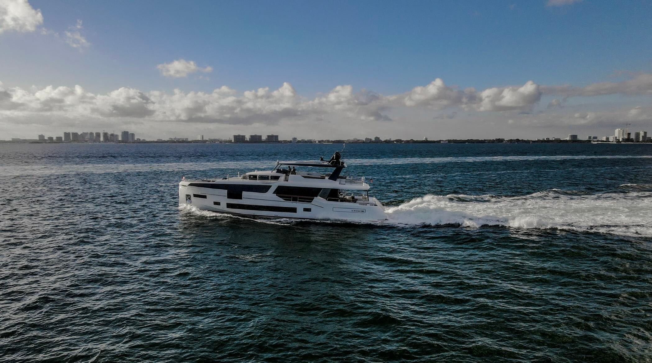 Sirena Yachts 88 | Saint