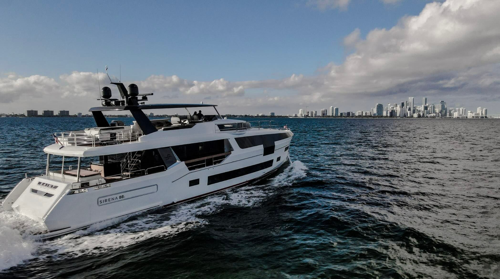 Sirena Yachts 88 | Saint