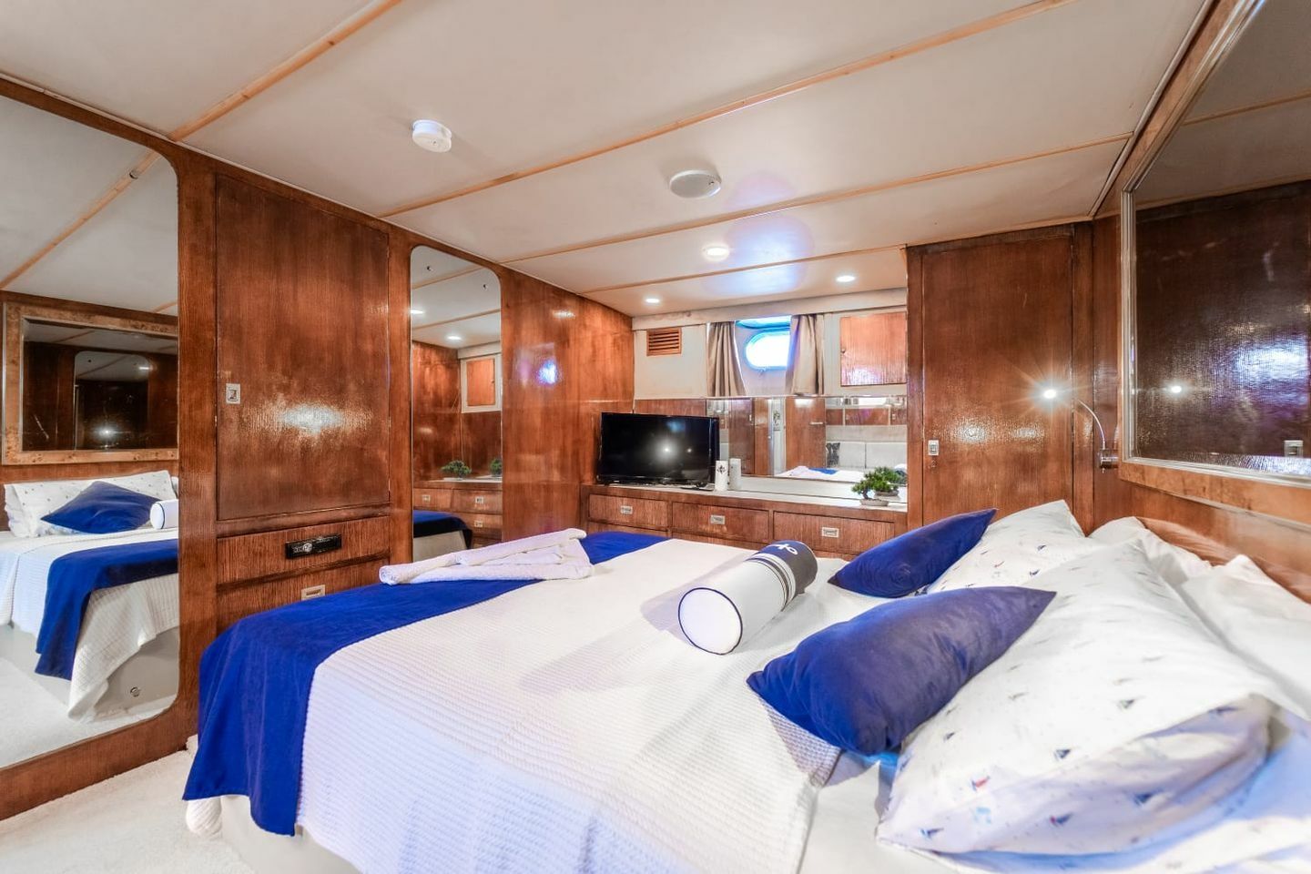 Admiral 22 | Bige Derin