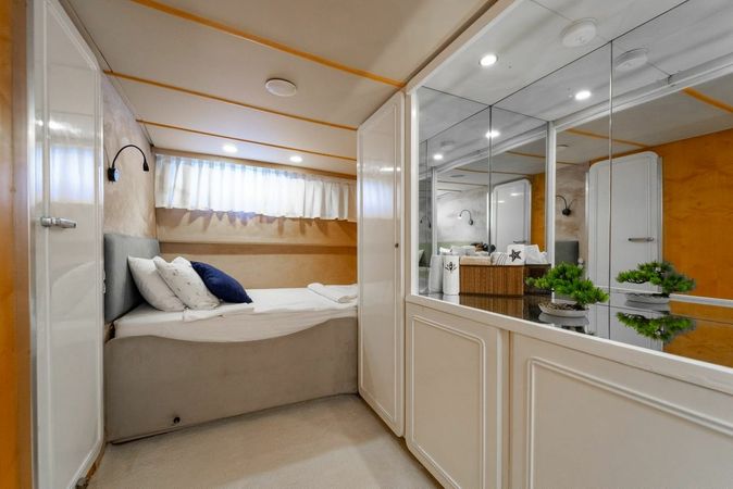Admiral 22 | Bige Derin