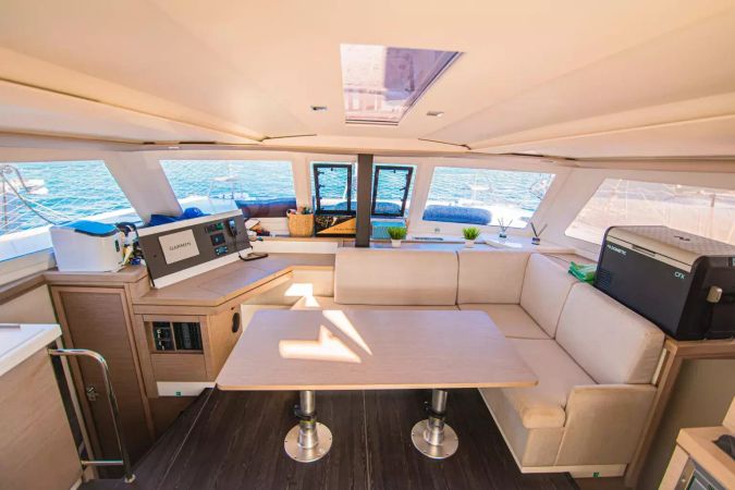 Fountaine Pajot Lucia 40 | Salvadoro