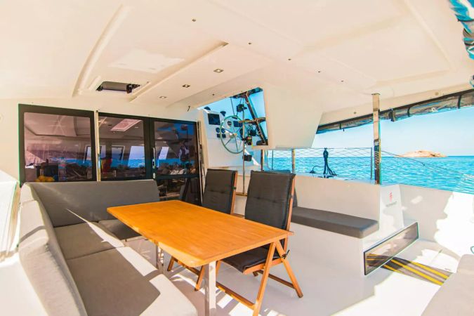 Fountaine Pajot Lucia 40 | Salvadoro