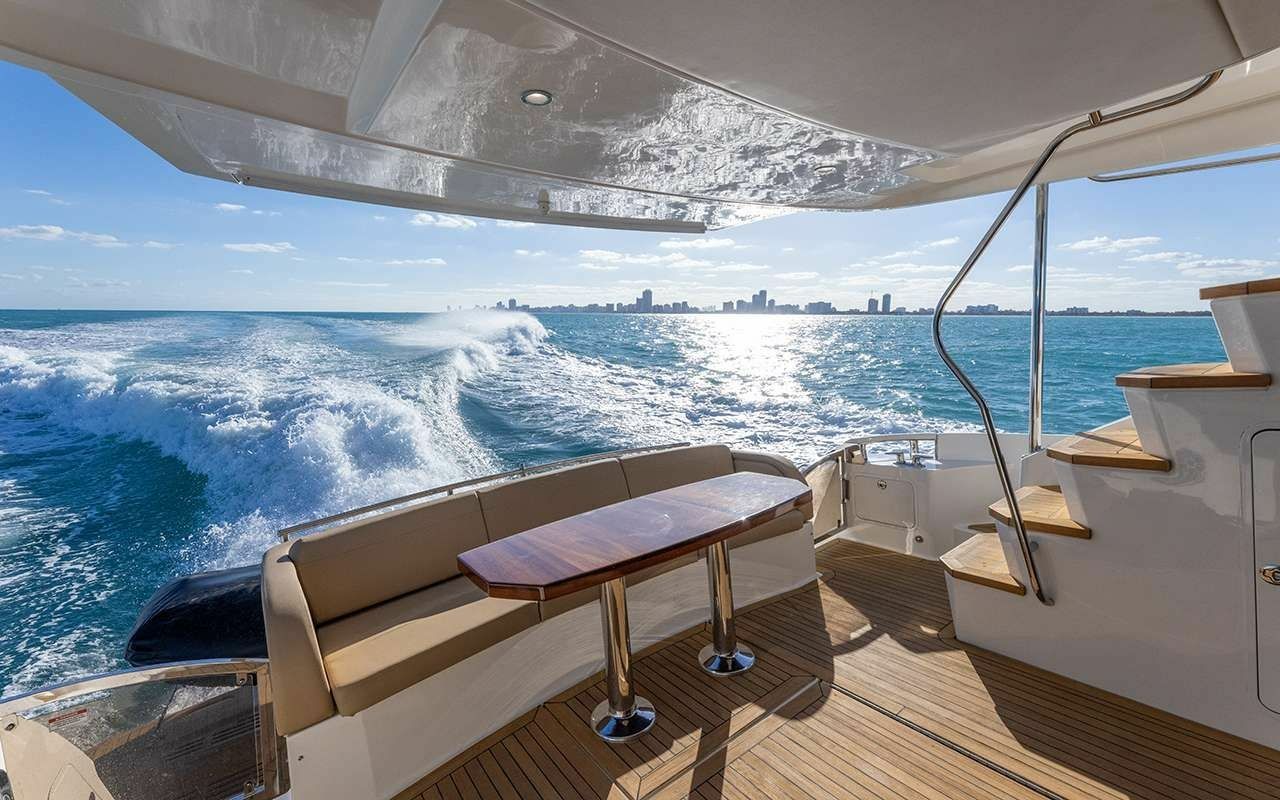 Sea Ray L650 | VIP Only