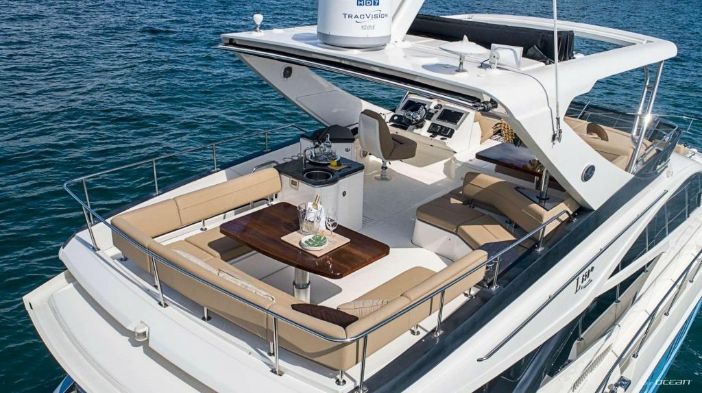 Sea Ray L650 | VIP Only