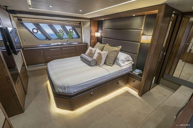 Sea Ray L650 | VIP Only