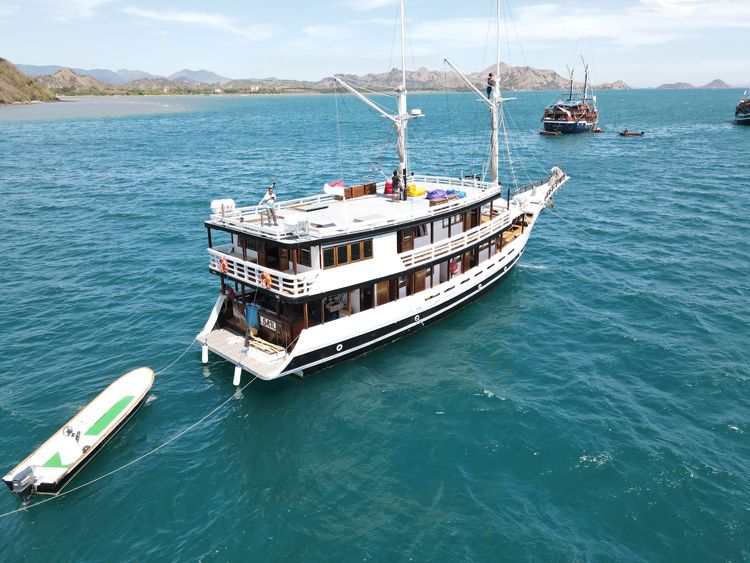 Custom Built Phinisi | Sukha Sail