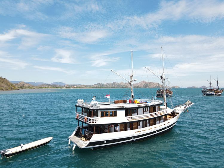 Custom Built Phinisi | Sukha Sail