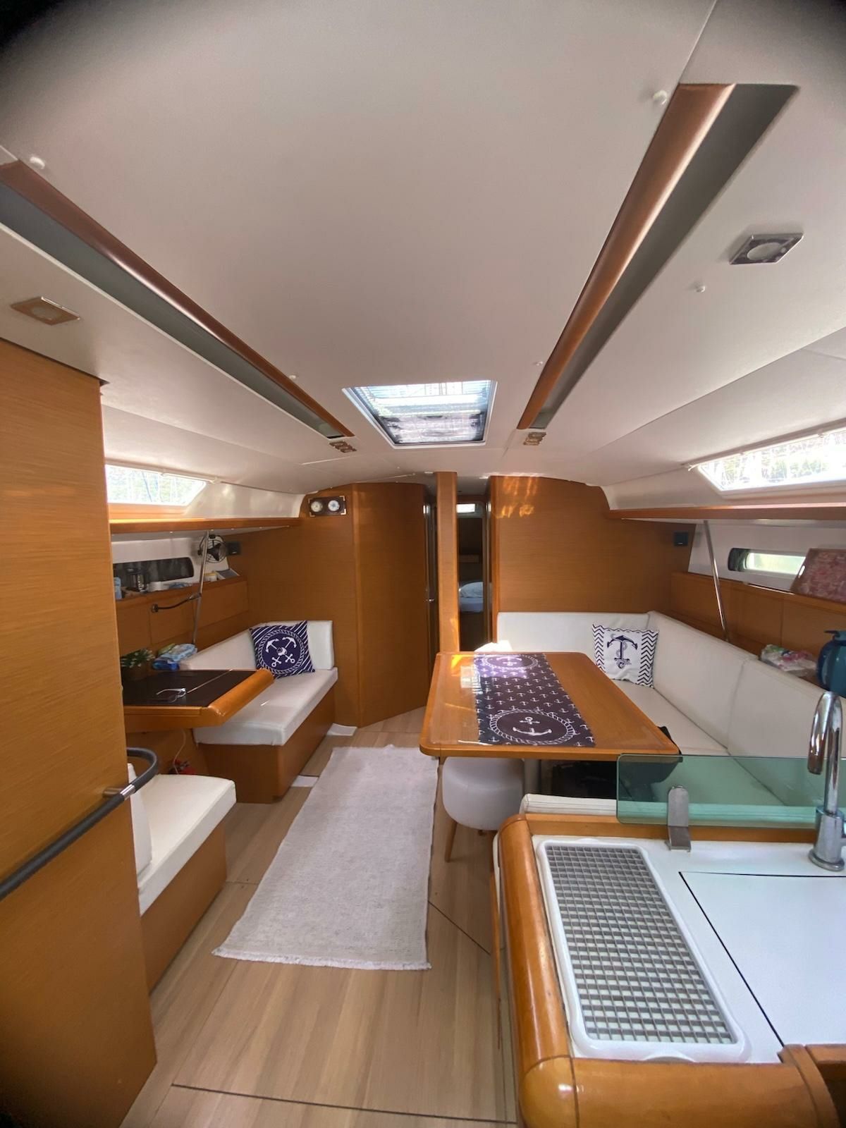 Jeanneau Sun Odyssey 449 | Blue Kiss