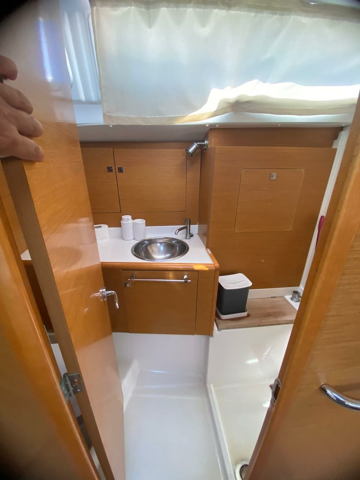 Jeanneau Sun Odyssey 449 | Blue Kiss