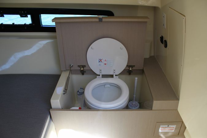 Invictus CX250 | Meta