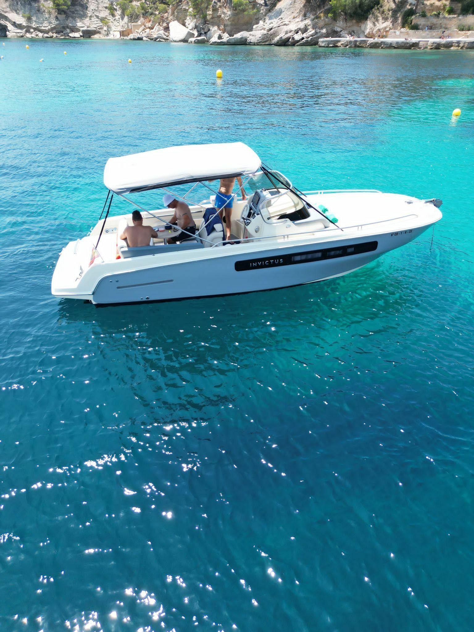 Invictus CX250 | Meta