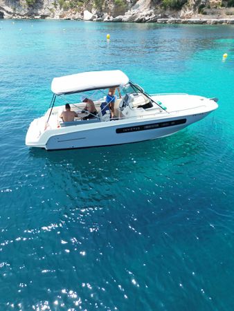 Invictus CX250 | Meta