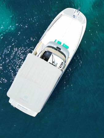 Invictus CX250 | Meta