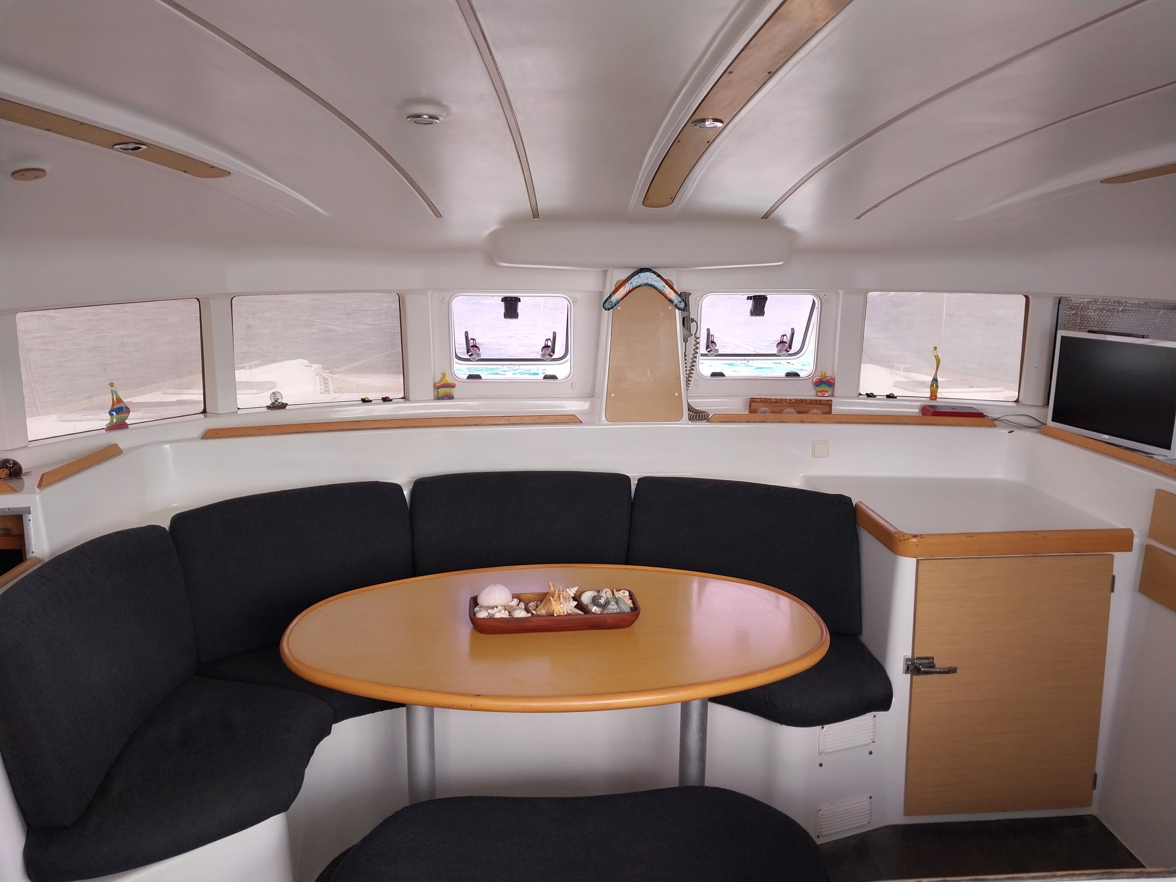 Lagoon 380 S2 | Keshi